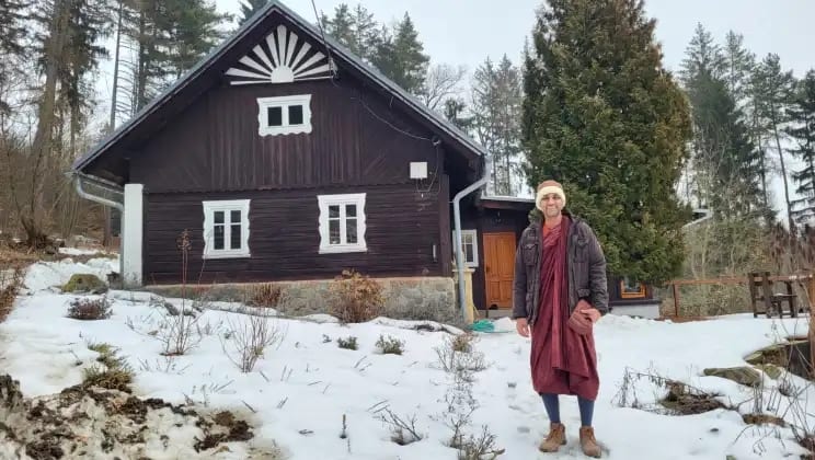 Buddhistický mnich íránského původu na Shanta Vaně