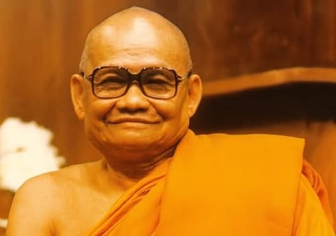 Dhamma v kanceláři, doma i na poli: Učení Adžána Čá